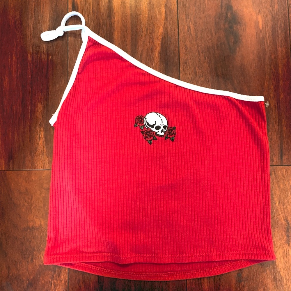 Obsessive love, one-shoulder crop top in size M.